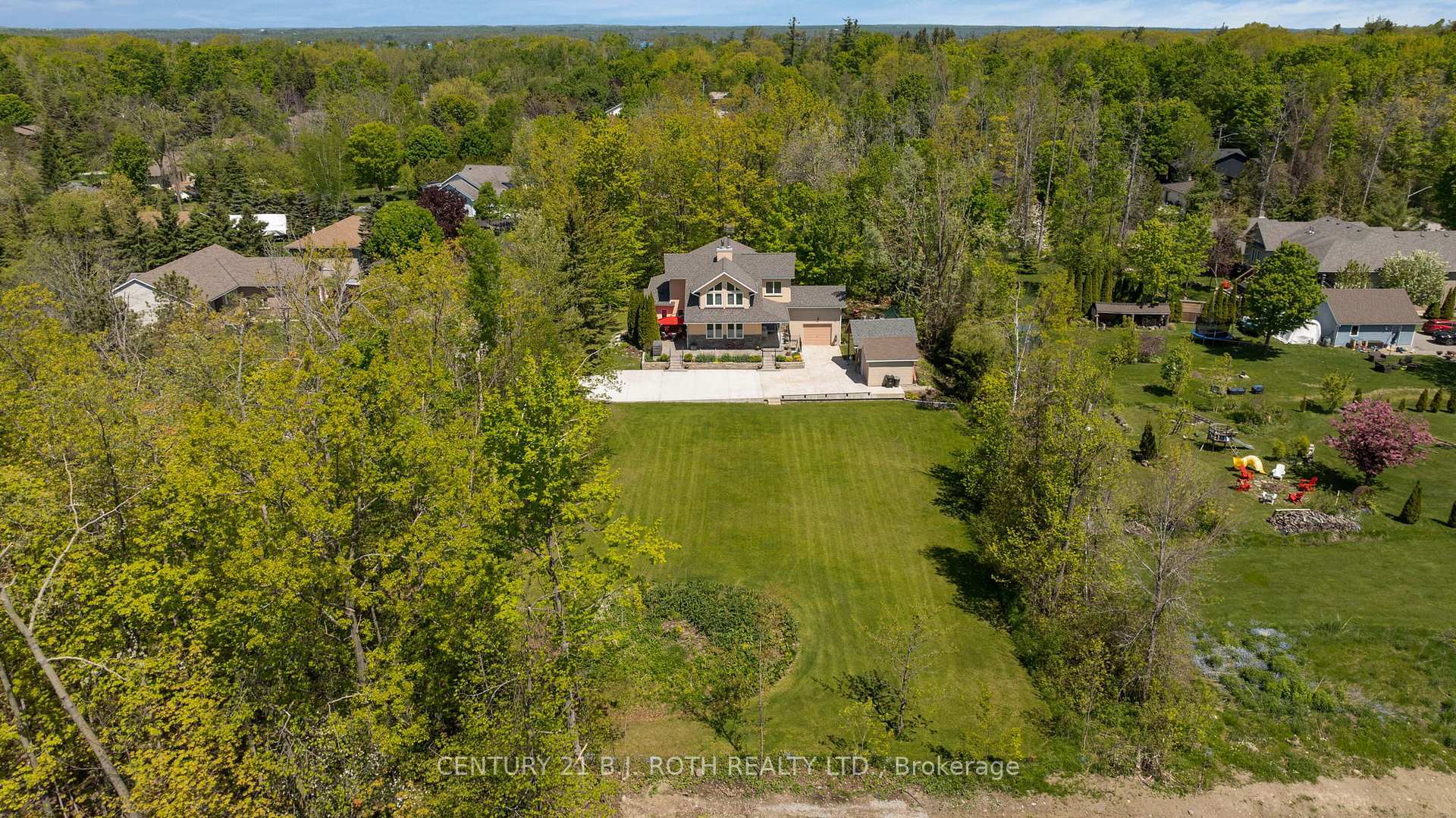 3809 East Street  Innisfil ON L9S 2L9 photo