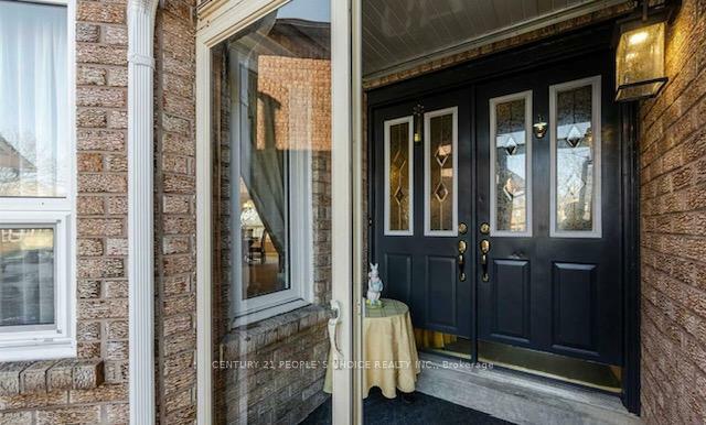 Property Photo: 15 Lord Simcoe Drive ON L6S 5G4