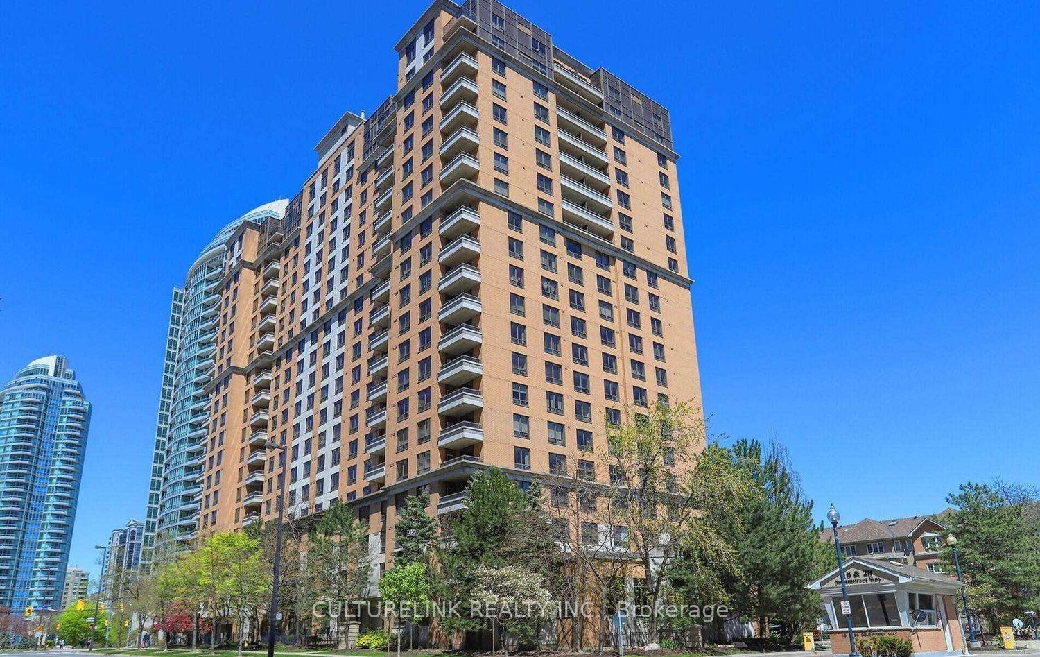 Property Photo: 18 Sommerset Way 2116 ON M2N 6X5