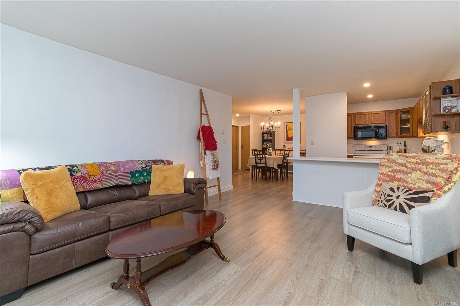Property Photo: 406 Simcoe St 303 BC V8V 1L1