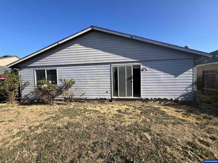 Property Photo: 4816 Eaststar Ct NE OR 97305