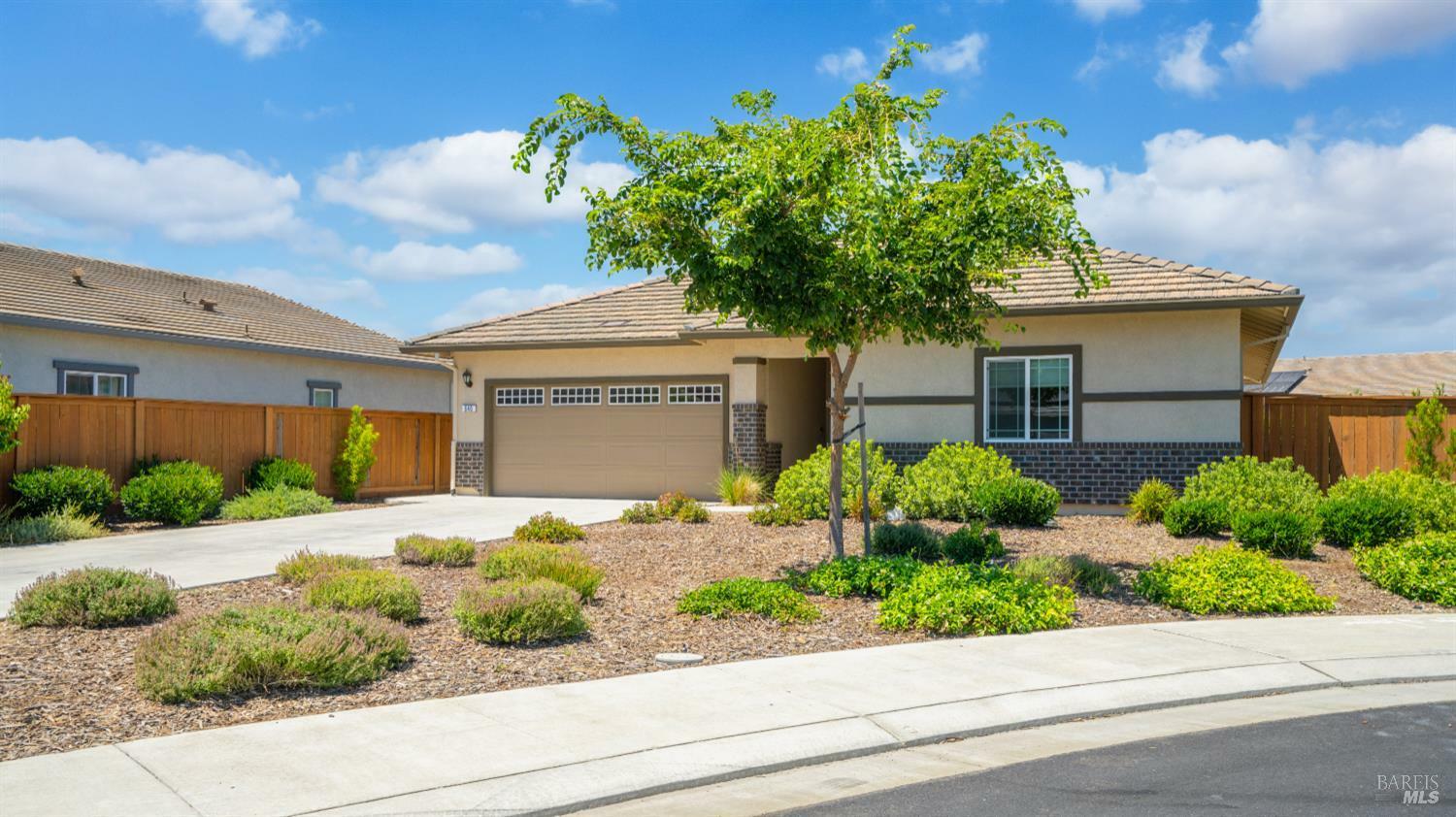 Property Photo: 640 Heirloom Court CA 95620