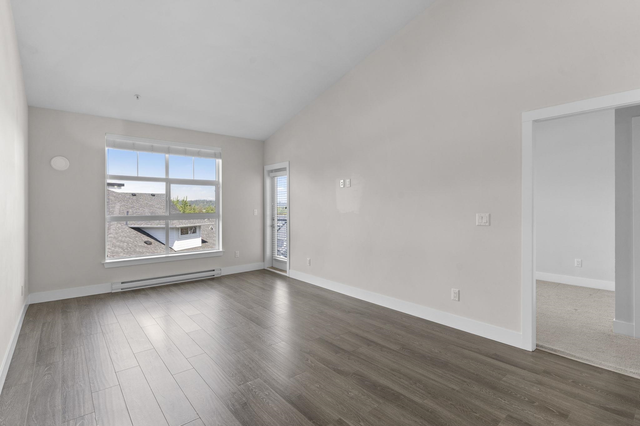 Property Photo: 14605 McDougall Drive 404 BC V4P 0G7