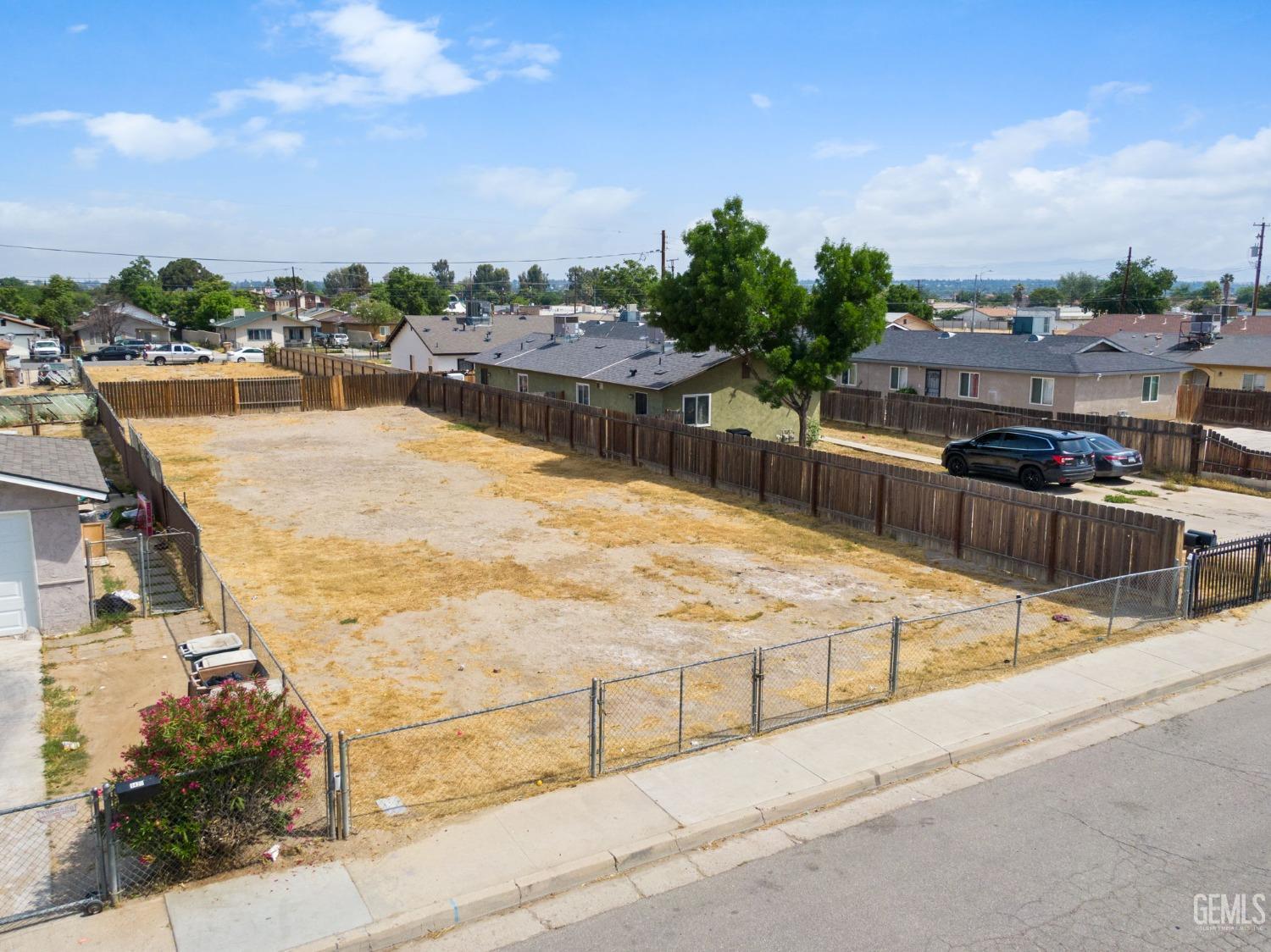 1424 Murdock Street  Bakersfield CA 93307 photo