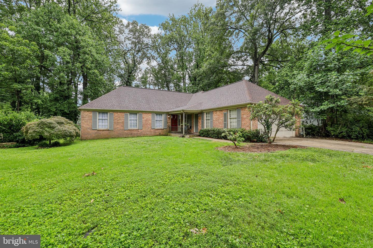 Property Photo: 1602 Farnborn Street MD 21114