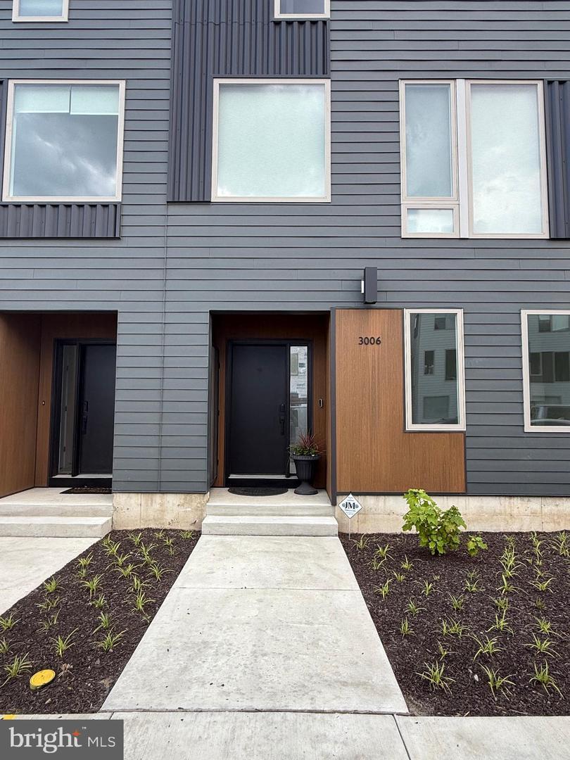 Property Photo:  3006 S Northbank Place  PA 19125 