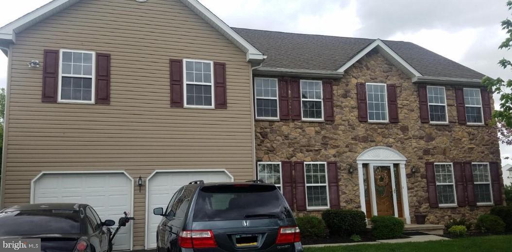 Property Photo: 1074 Grayson Drive PA 18964