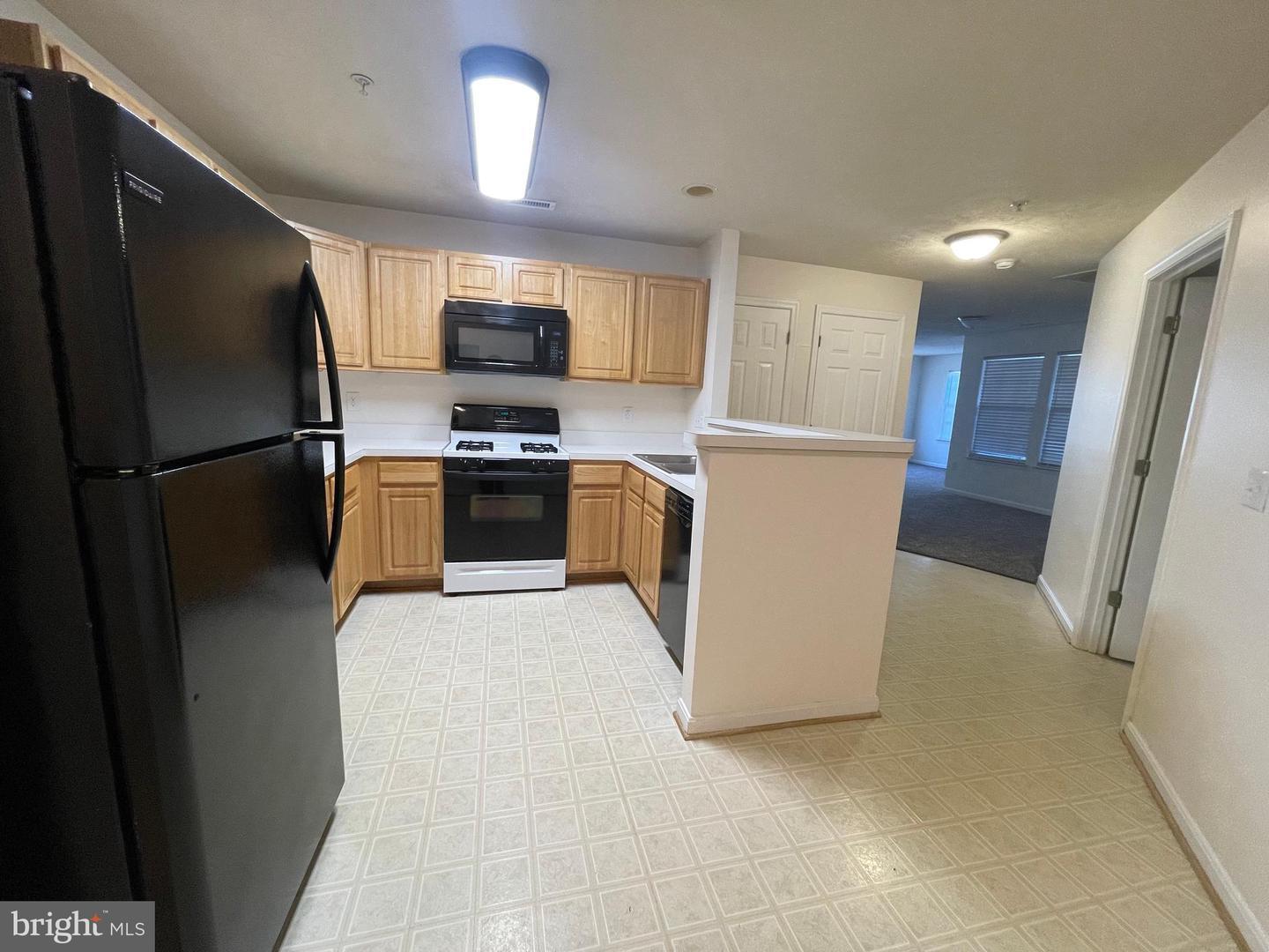 Property Photo: 45512 Westmeath Way B14 MD 20634