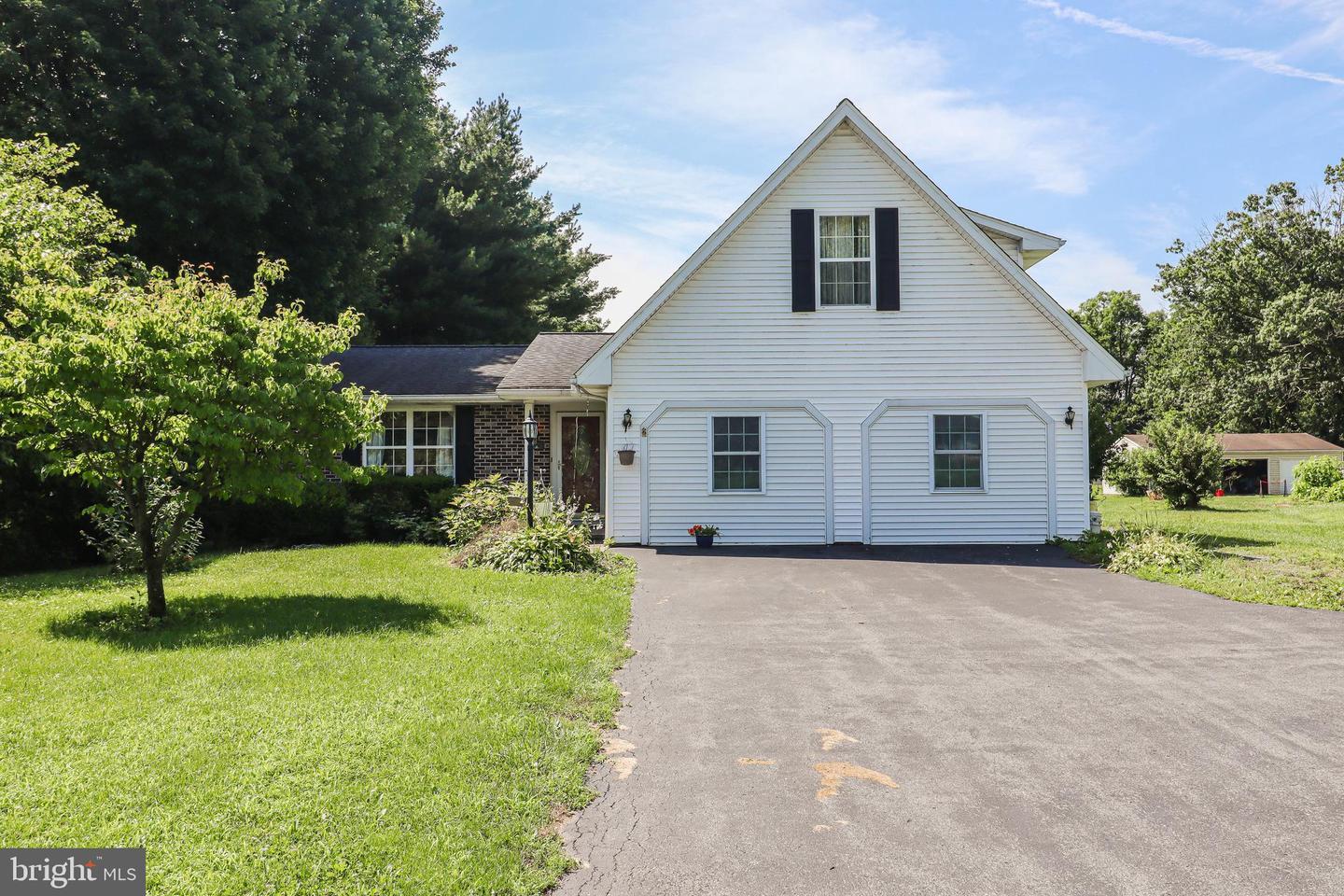 Property Photo: 322 Valley Road PA 17319