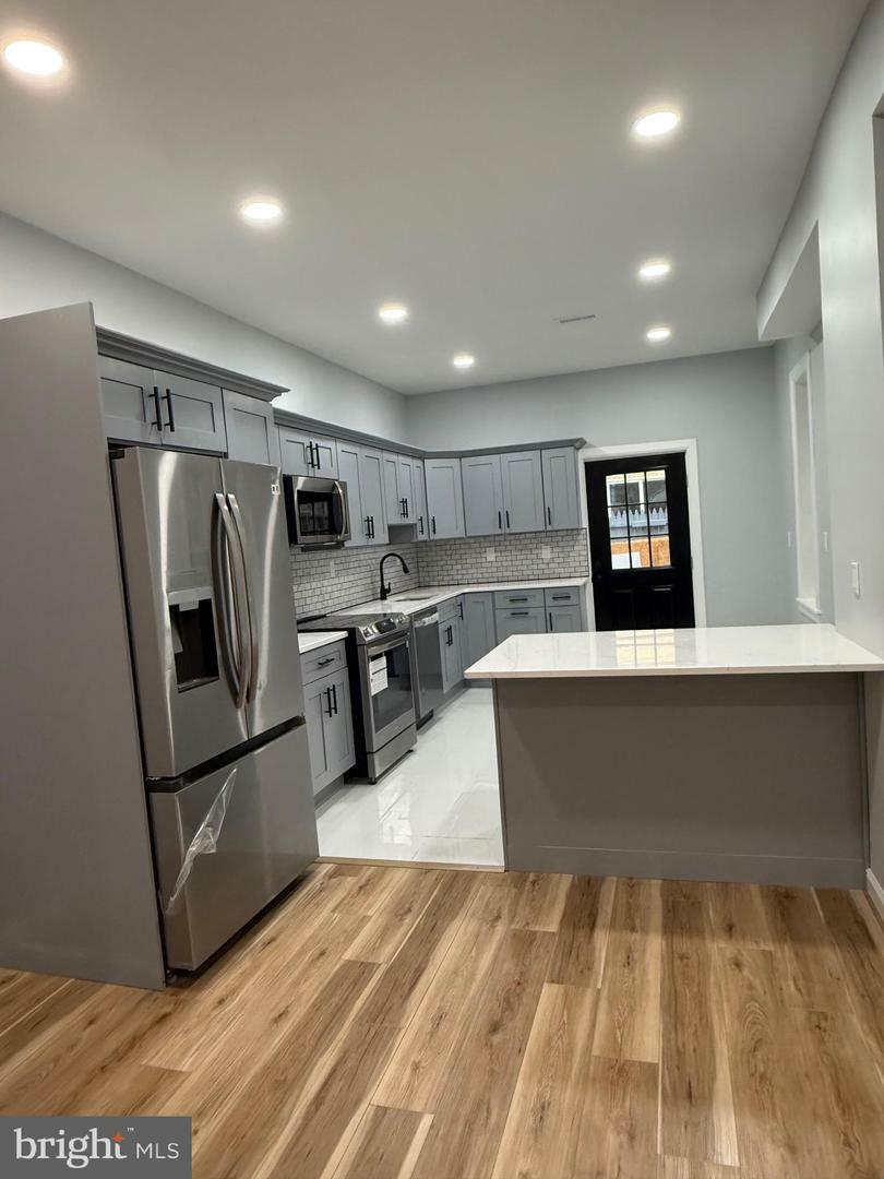 Property Photo: 1932 E Moyamensing Avenue PA 19148
