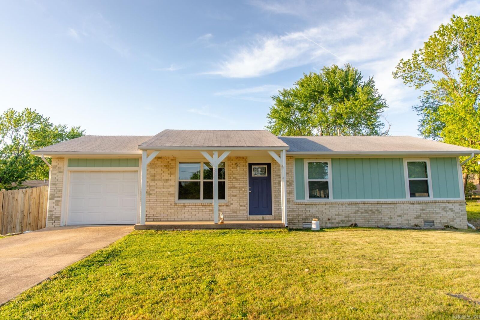 Property Photo: 142 W Factory Street AR 72653