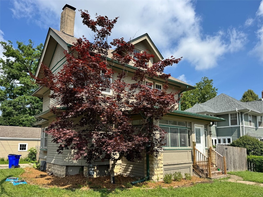 Property Photo: 383 21st Street SE IA 52403