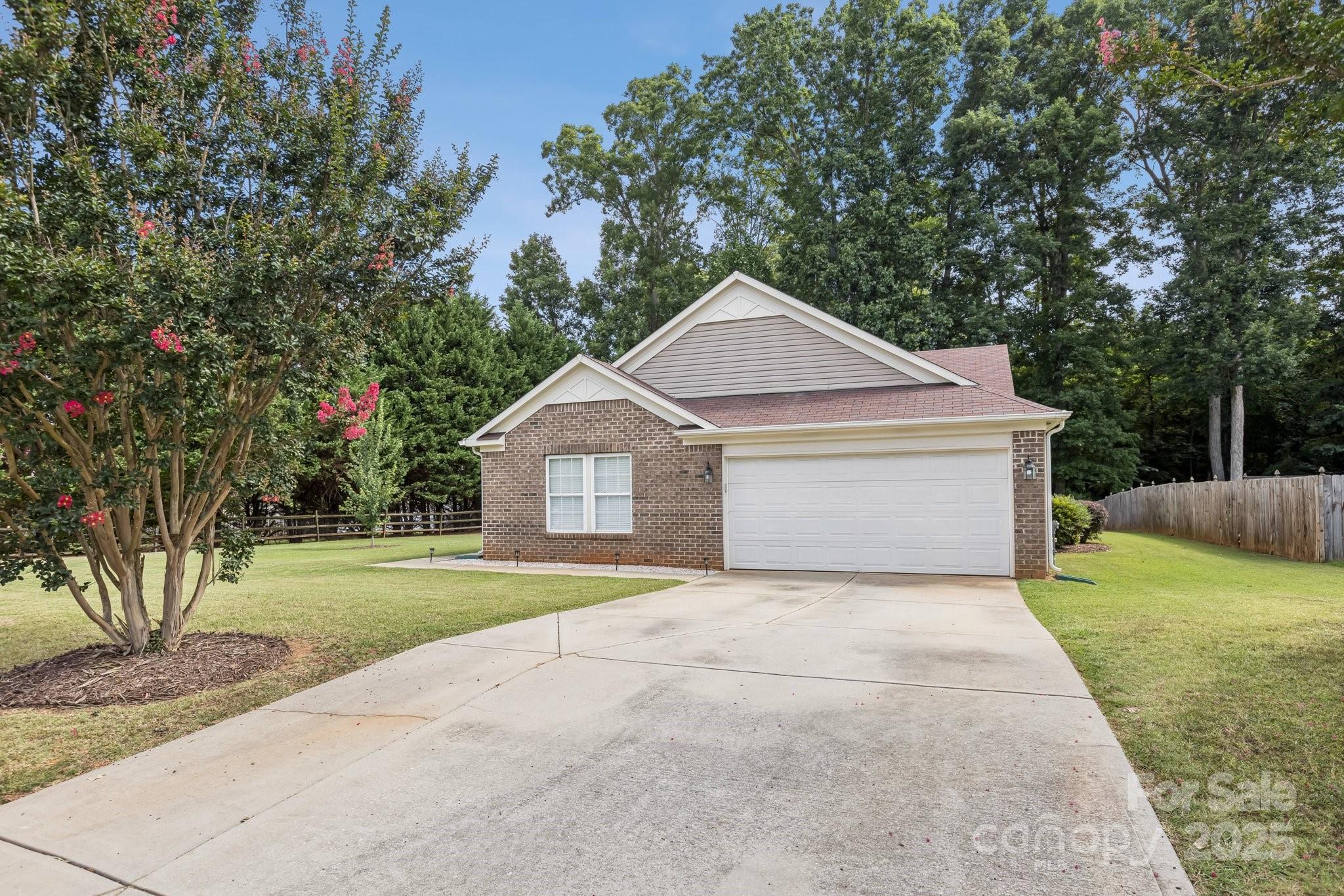 Property Photo:  1909 Leesburg Drive  SC 29710 
