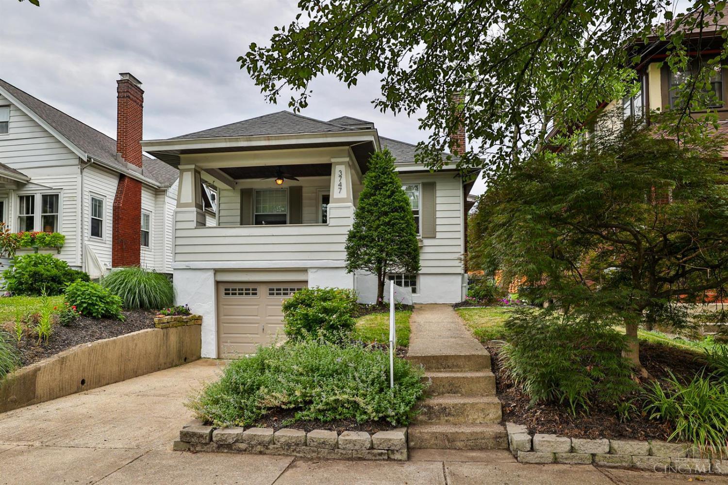 Property Photo:  3747 Aylesboro Avenue  OH 45208 