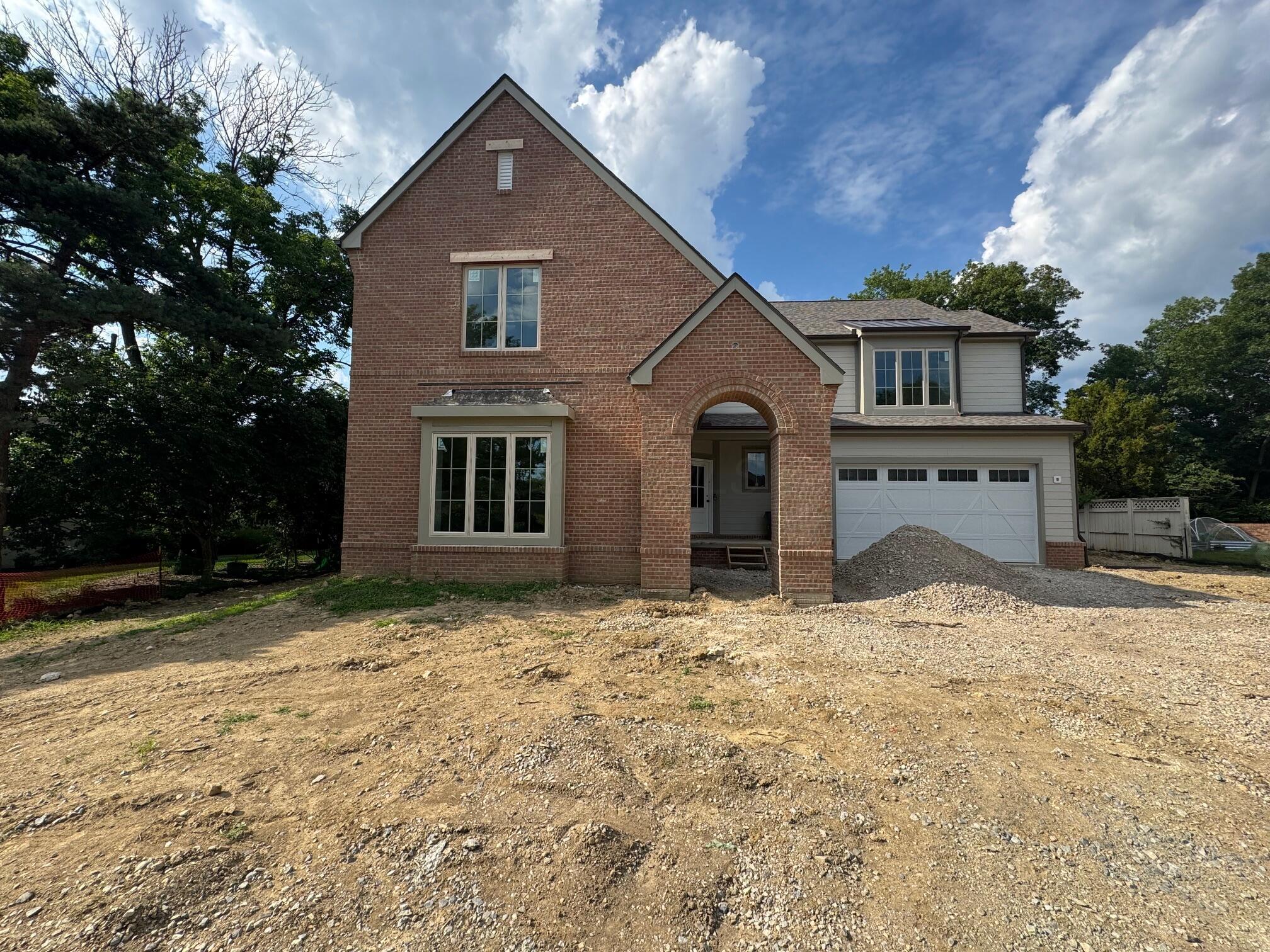 Property Photo: 2450 Sandover Road OH 43220
