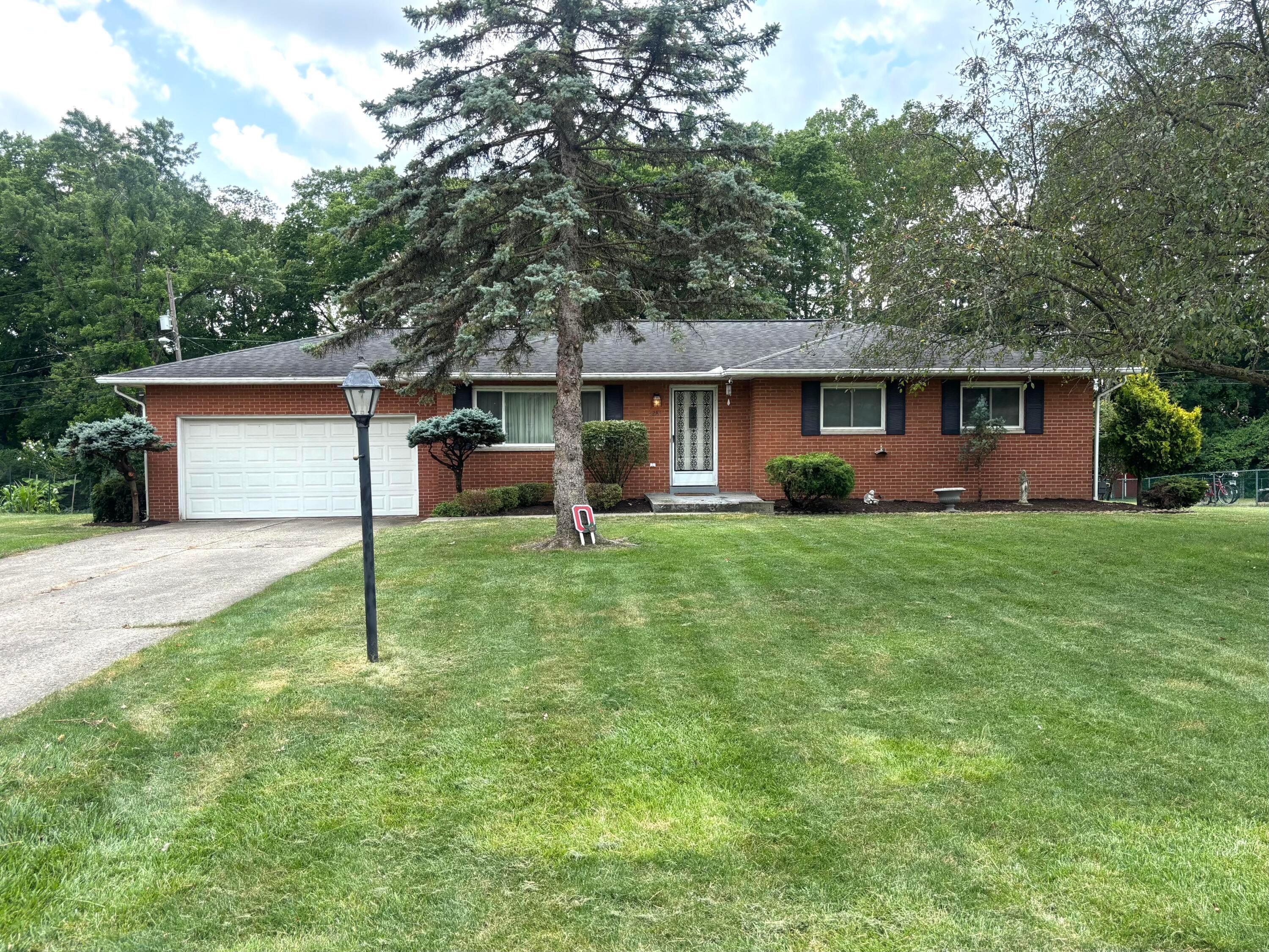 Property Photo: 3281 Darracq Circle OH 43223