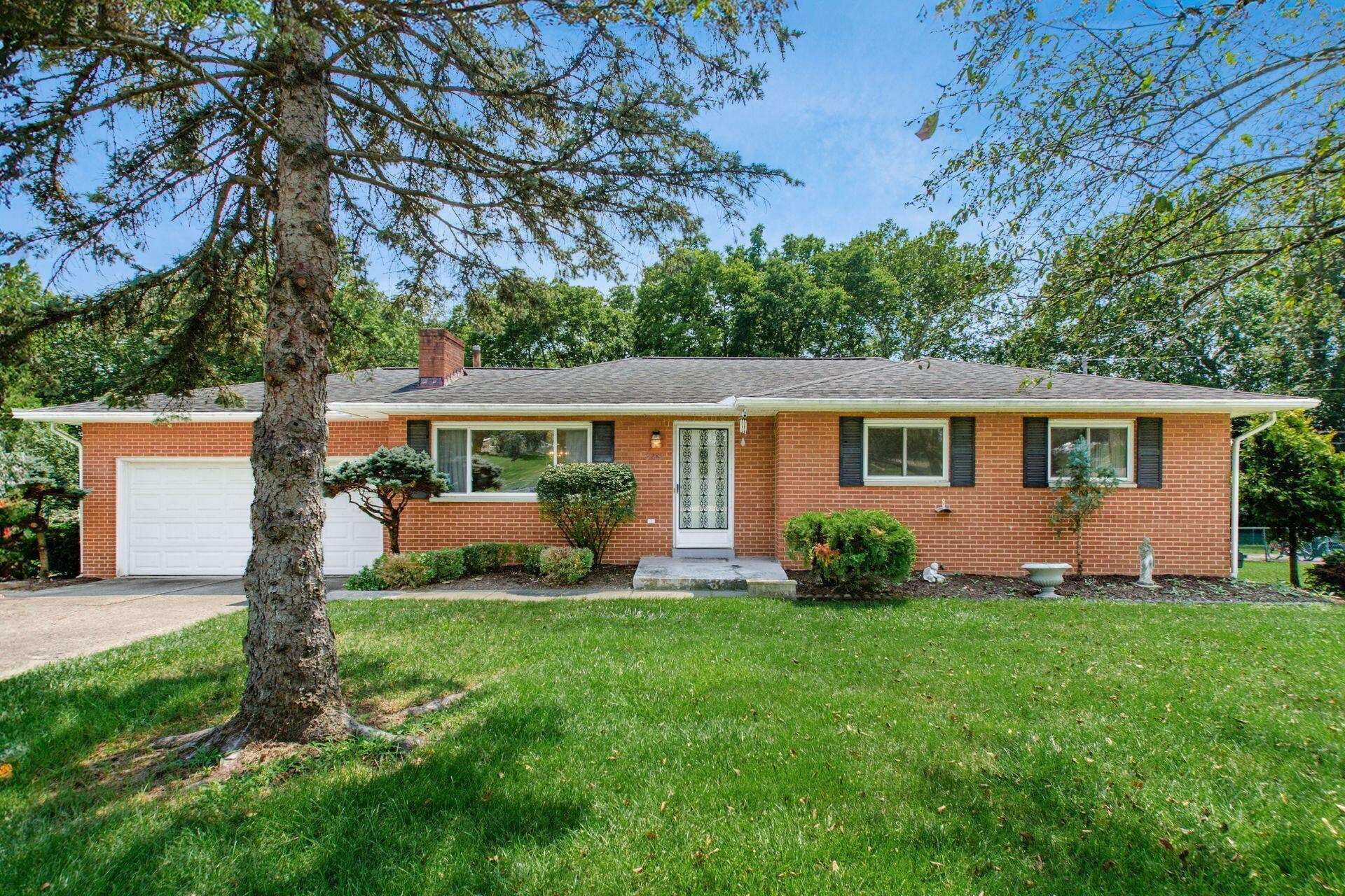 Property Photo: 3281 Darracq Circle OH 43223
