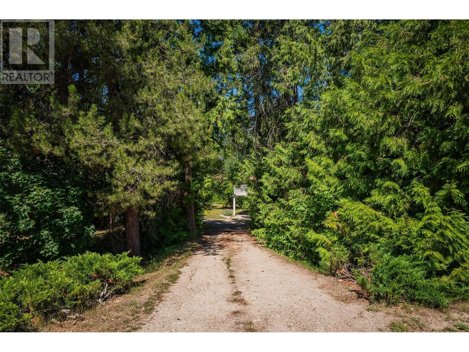 1669 Ridgewood Drive  Castlegar BC V1N 2L5 photo