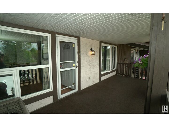 Property Photo:  245 Surrey Gardens Gd NW  AB T5T 1Z3 
