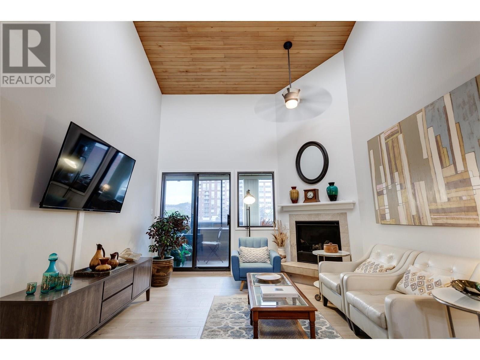 Photo de la propriété: 1056 Bernard Avenue 305 BC V1Y 8L7