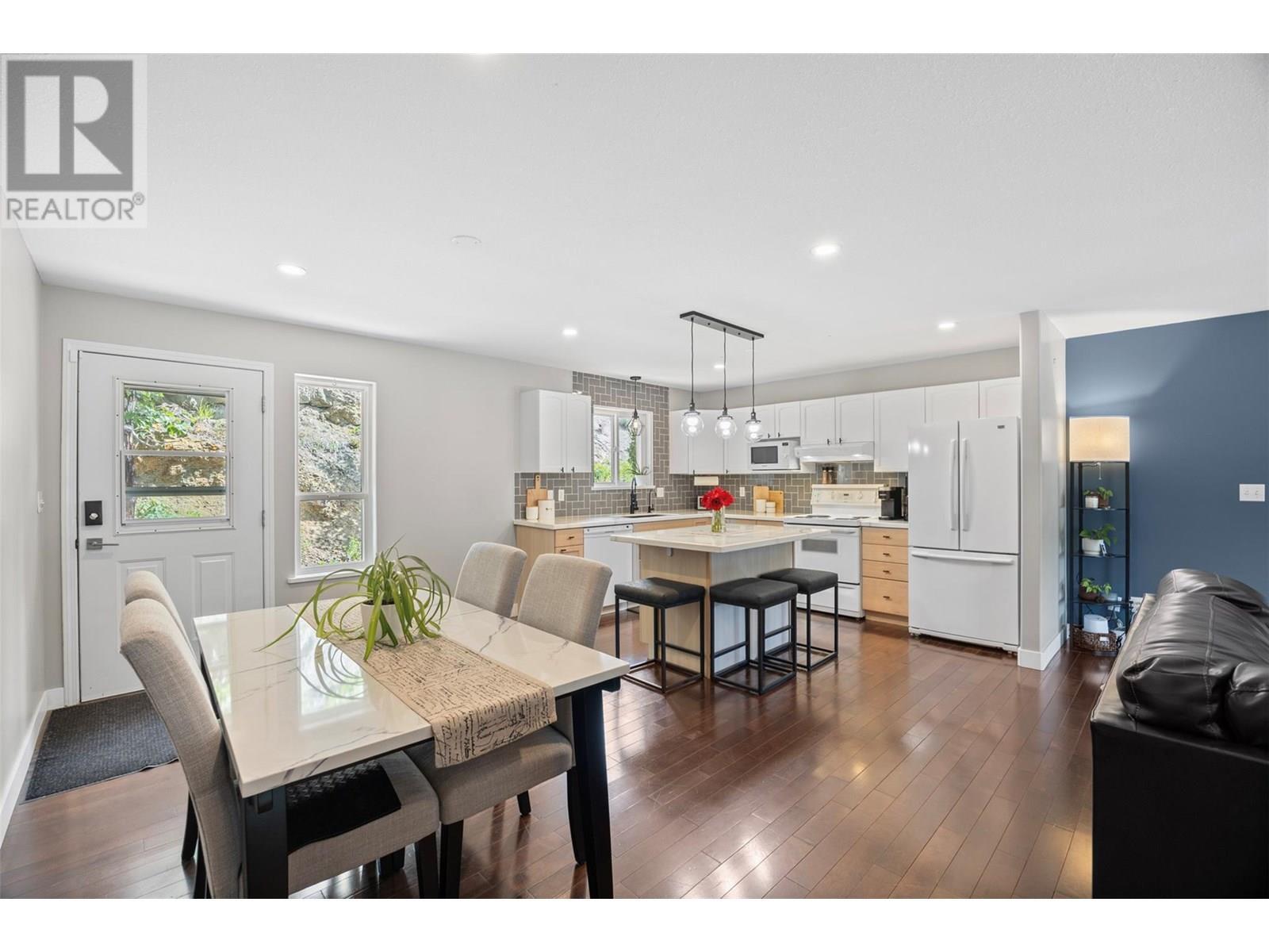 Property Photo: 1368 Sunshine Court BC V2E 2P9