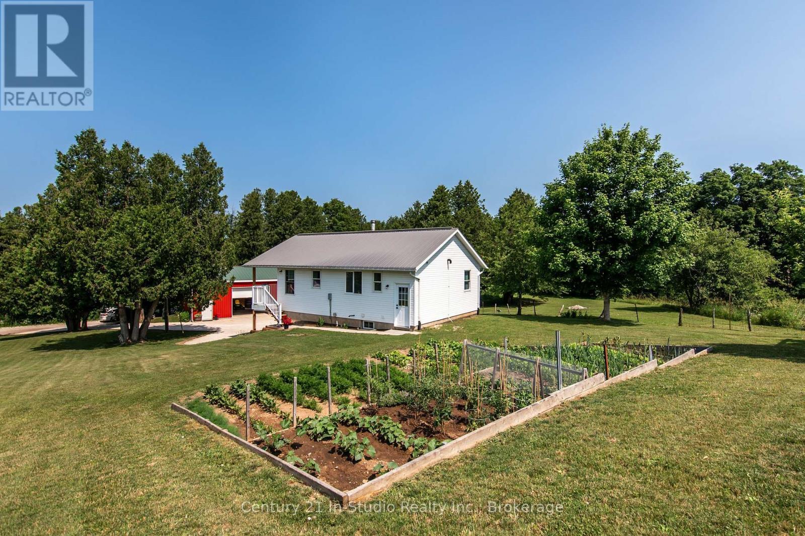 Property Photo: 1142 Sideroad 10 South ON N0H 1A0