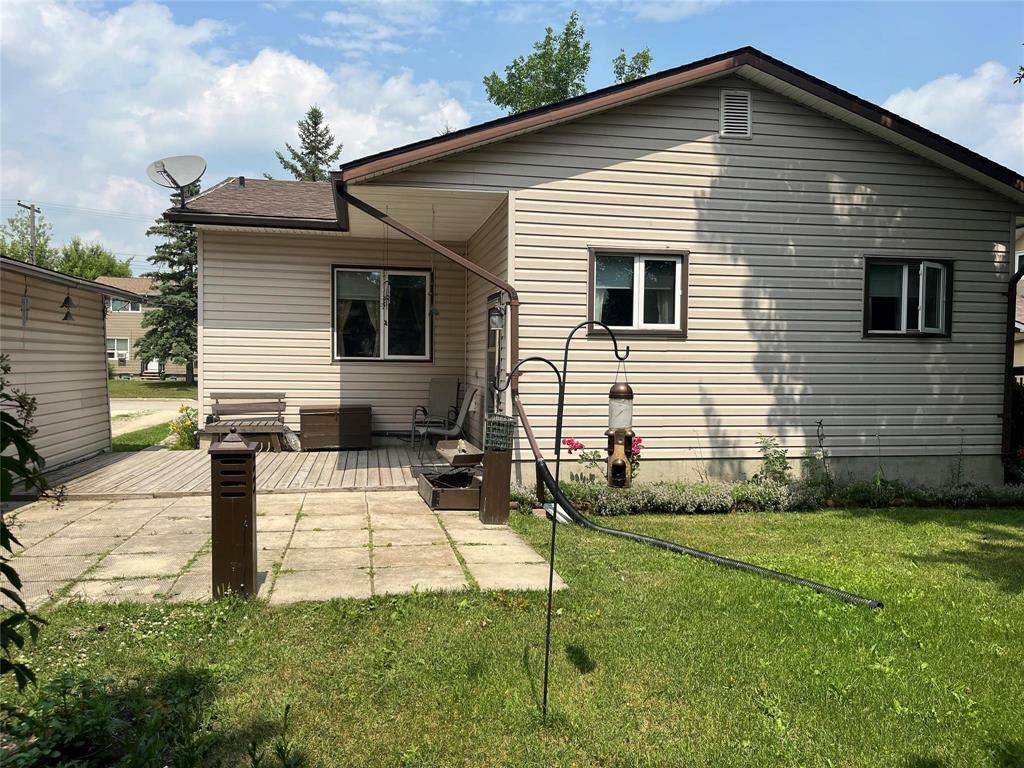 Property Photo: 226 Montreal Avenue West MB R0G 1K0