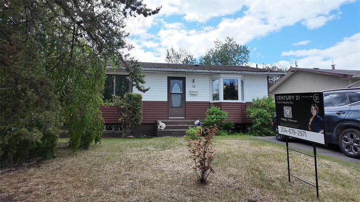 Property Photo: 60 Rankin Crescent MB R8N 1J5