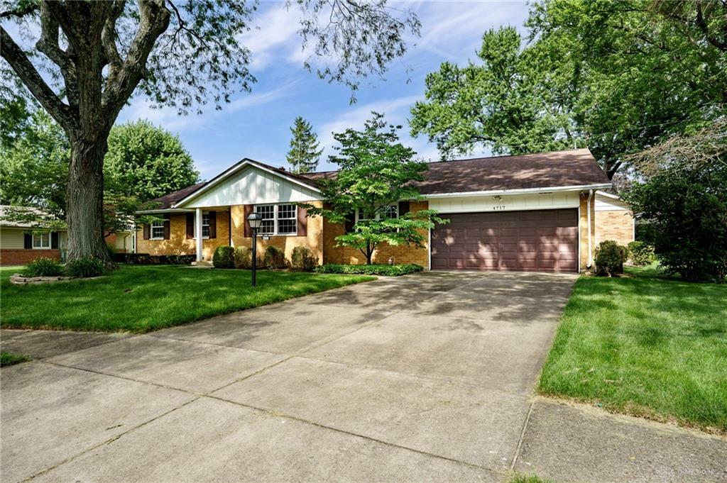 Property Photo:  4717 Briar Knoll Drive  OH 45429 