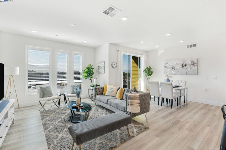 Property Photo: 3873 Quantum Dr 400 CA 94538