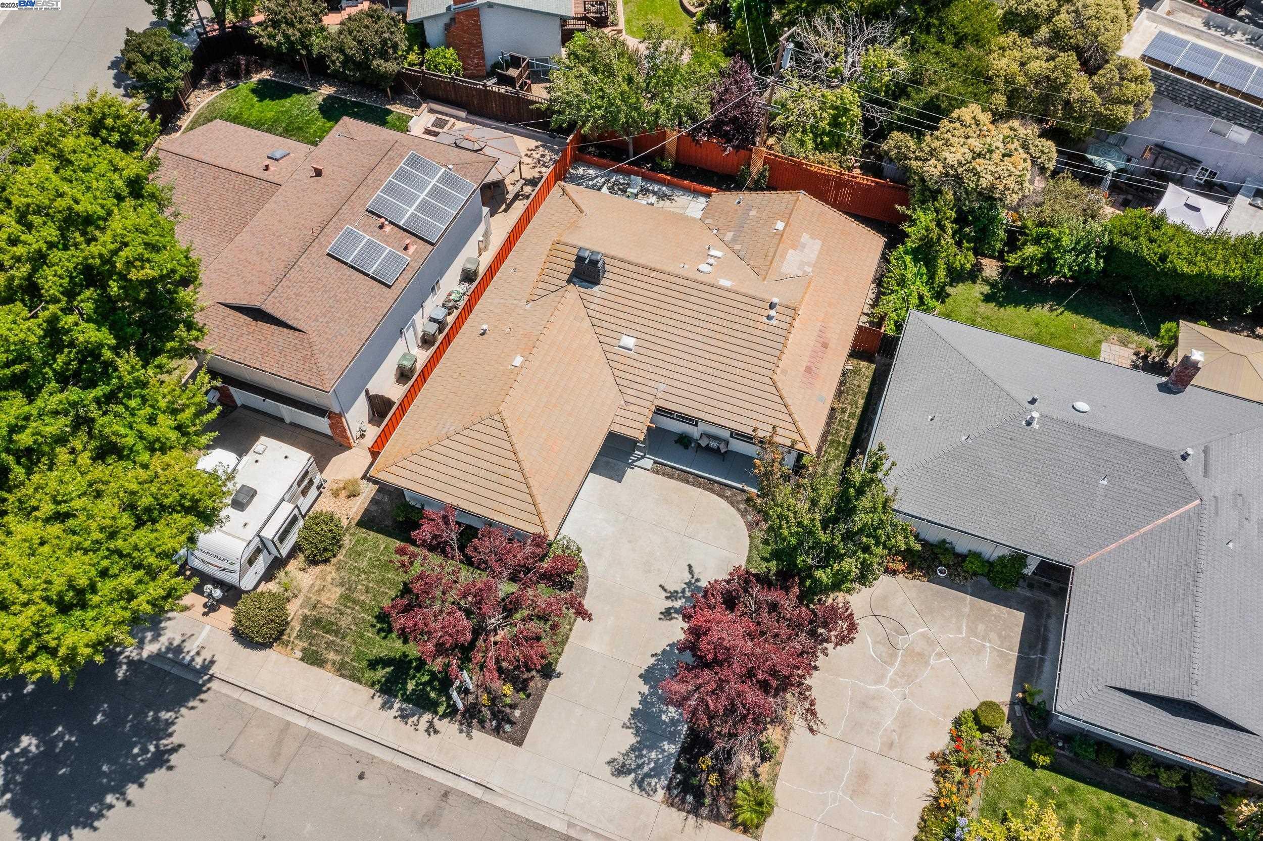 Property Photo: 1330 Juliet Ct CA 94550