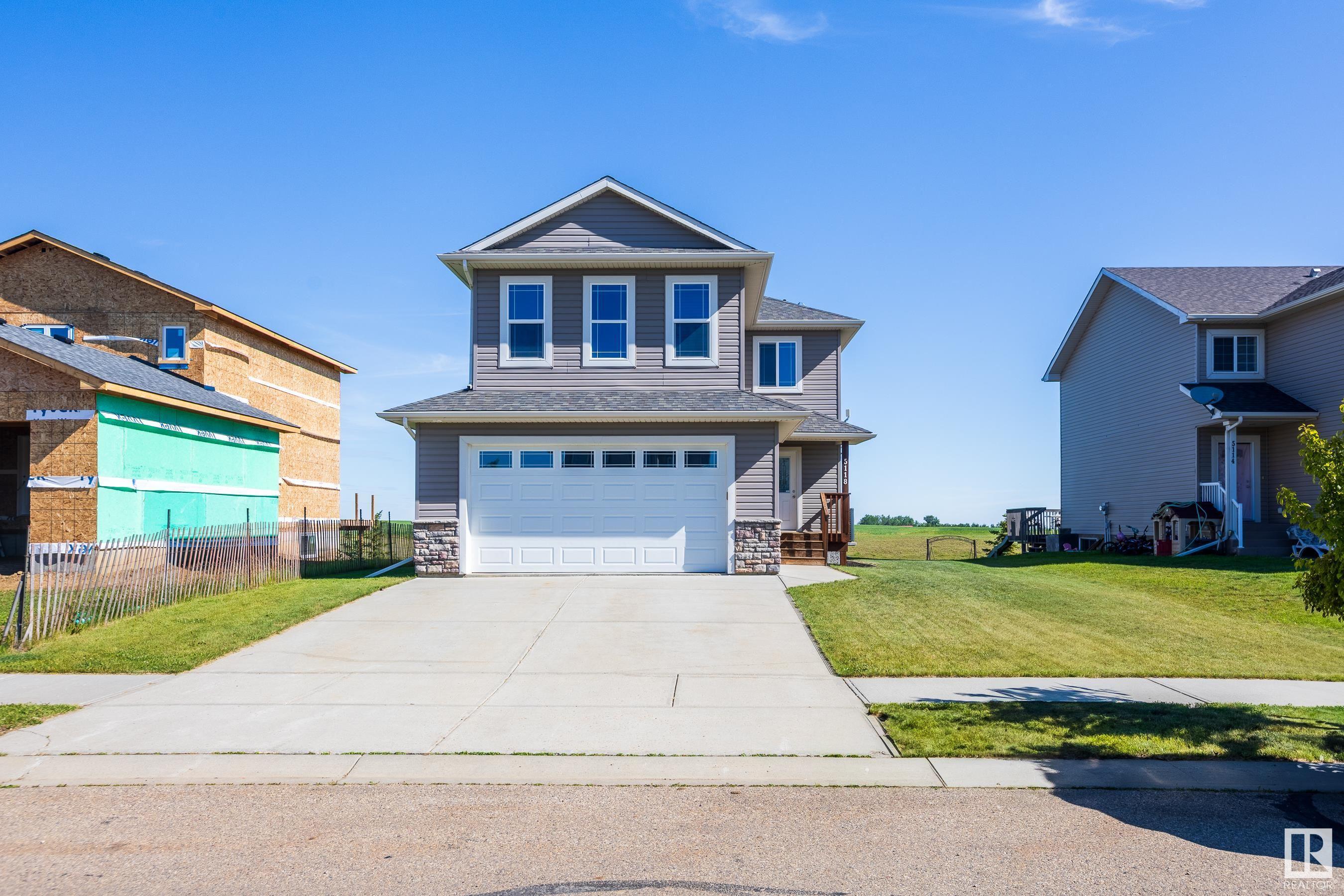 Property Photo: 5118 53A Avenue AB T0G 1L0
