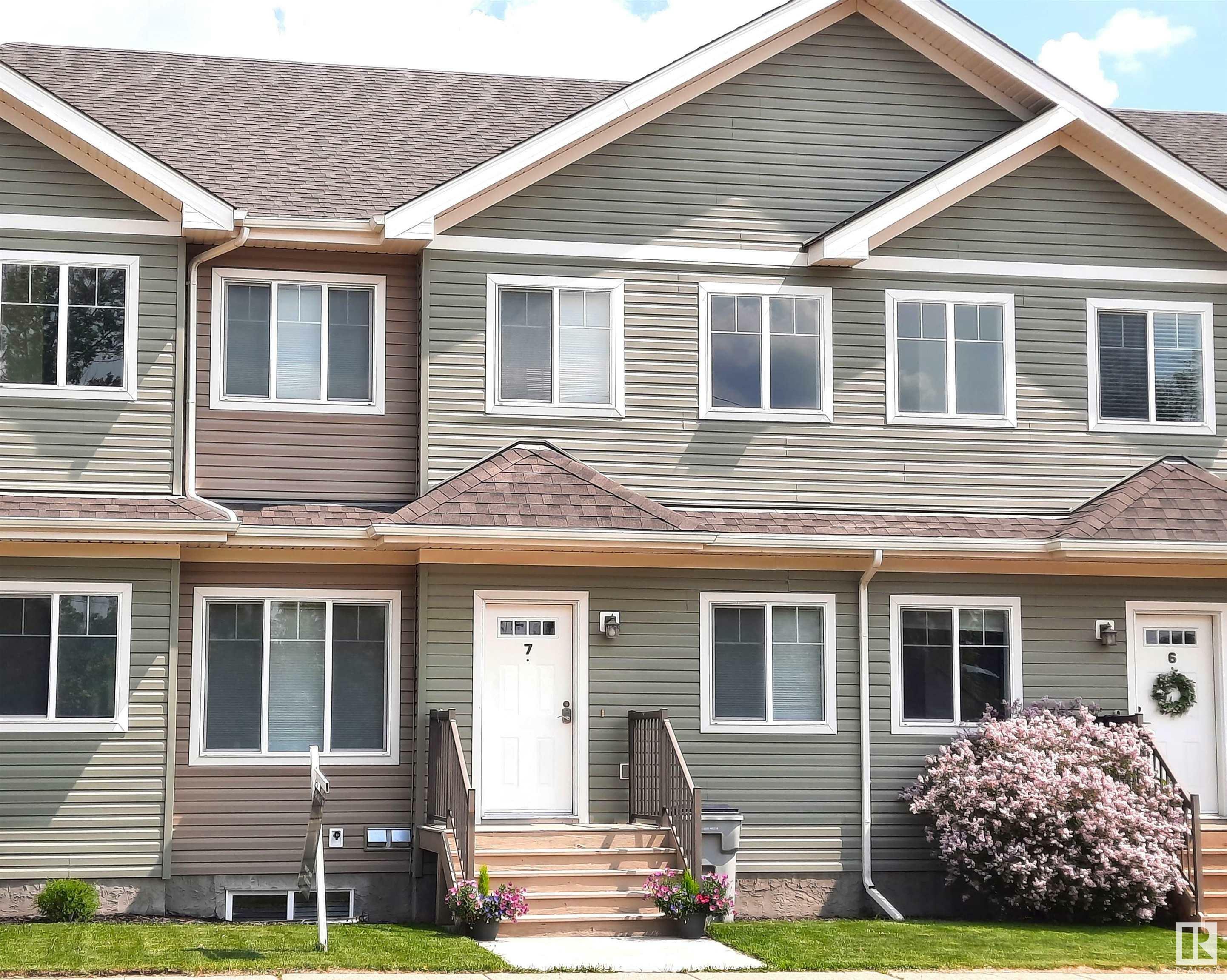 Property Photo:  300 Queen Street 7  AB T7X 2J1 