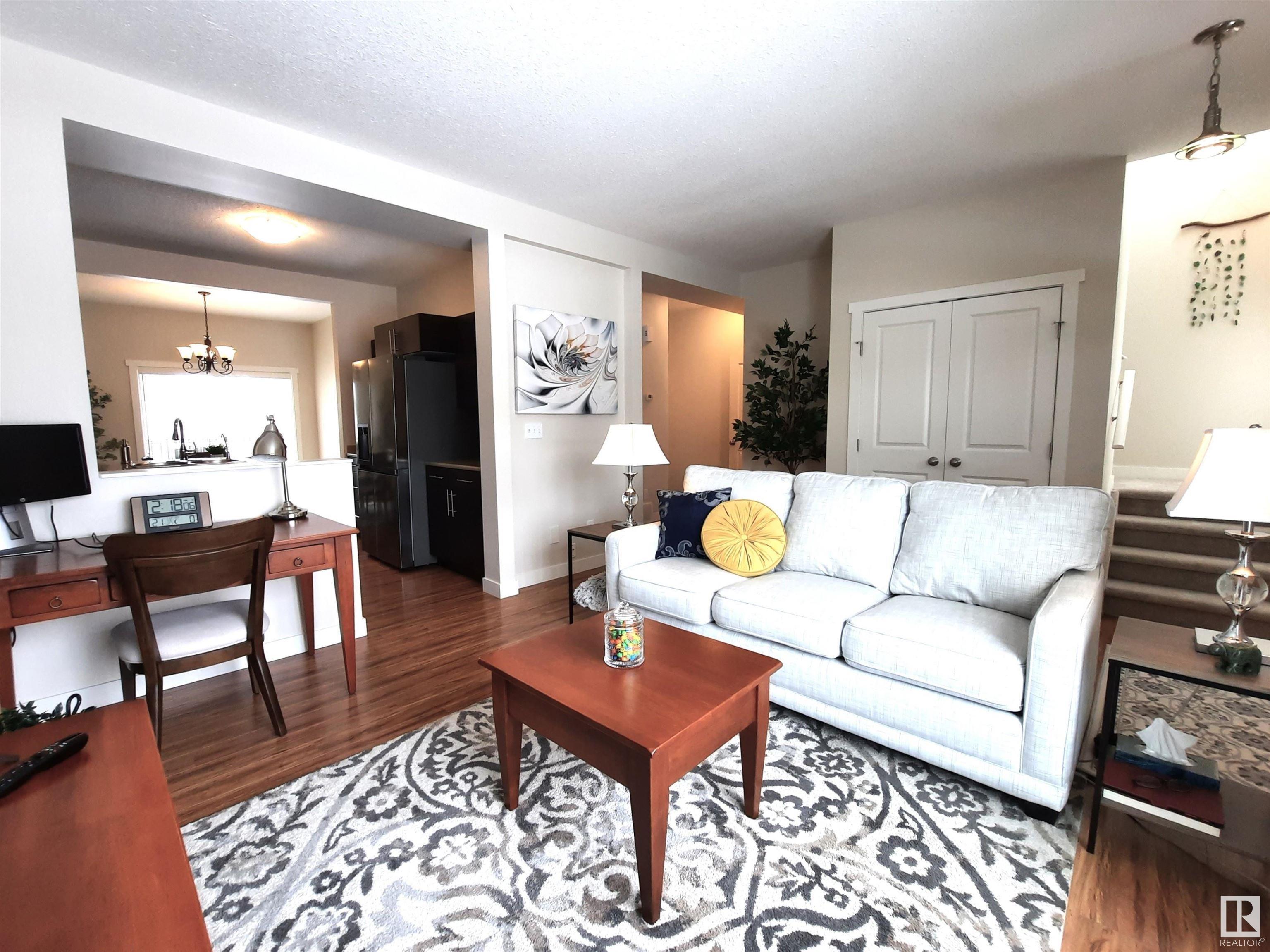 Property Photo:  300 Queen Street 7  AB T7X 2J1 