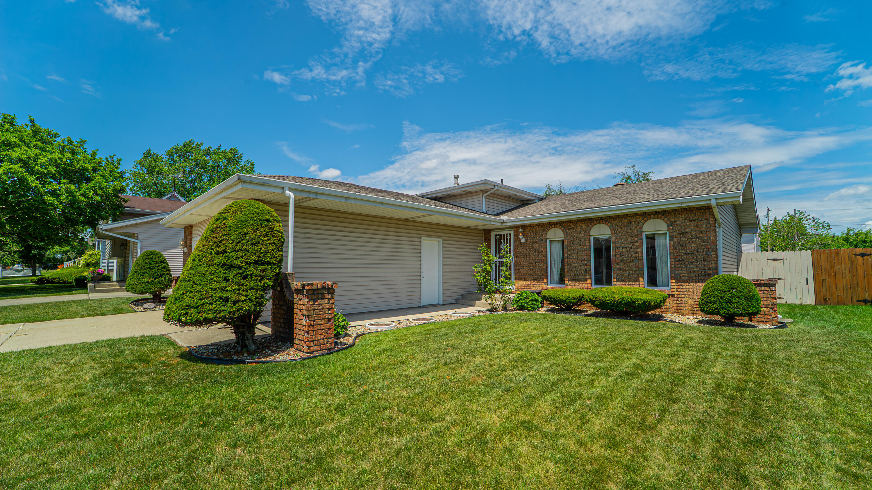 Property Photo: 942 High Ridge Drive IN 46375