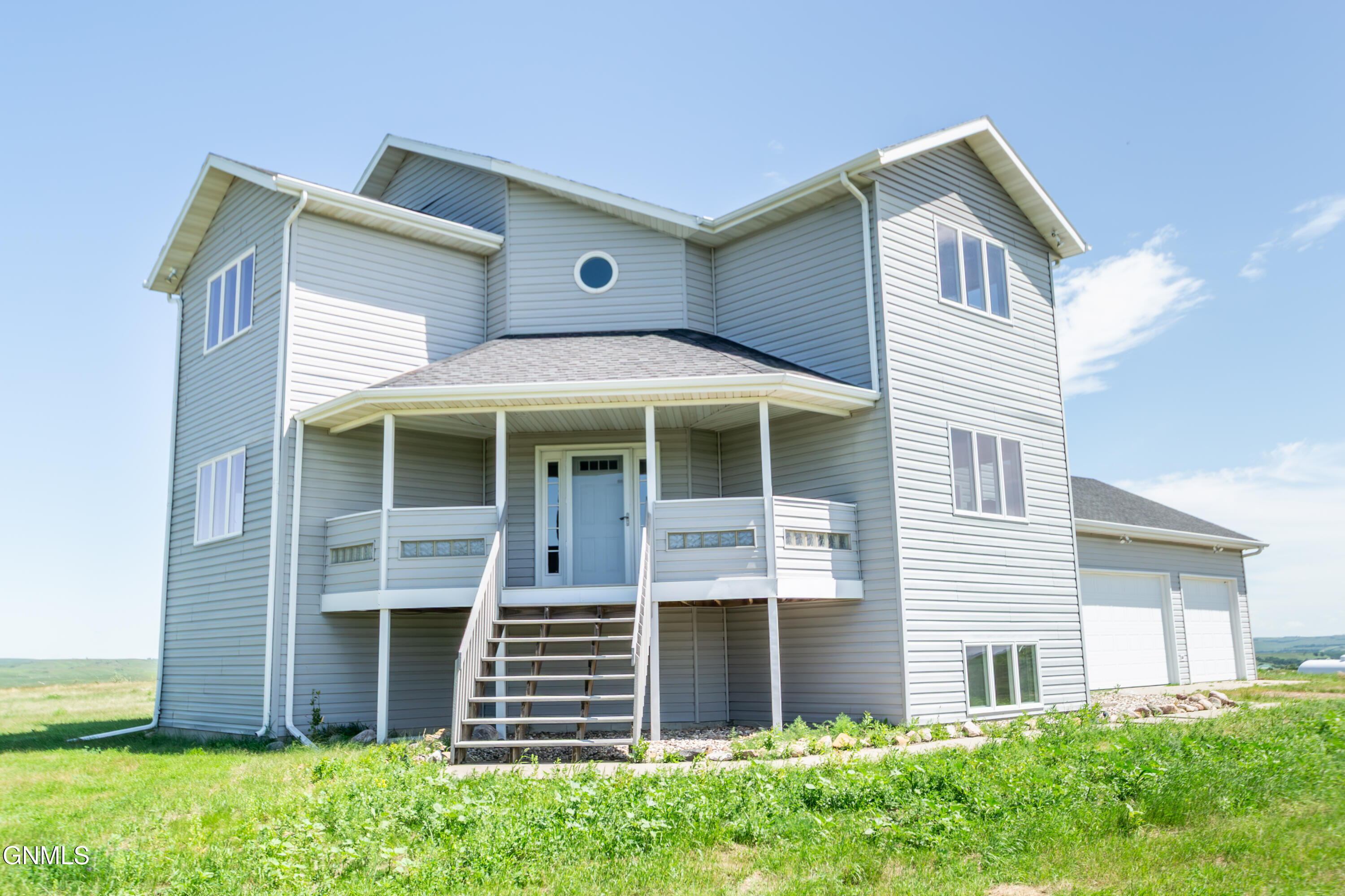 Property Photo: 2572 Windsor Place N ND 58554