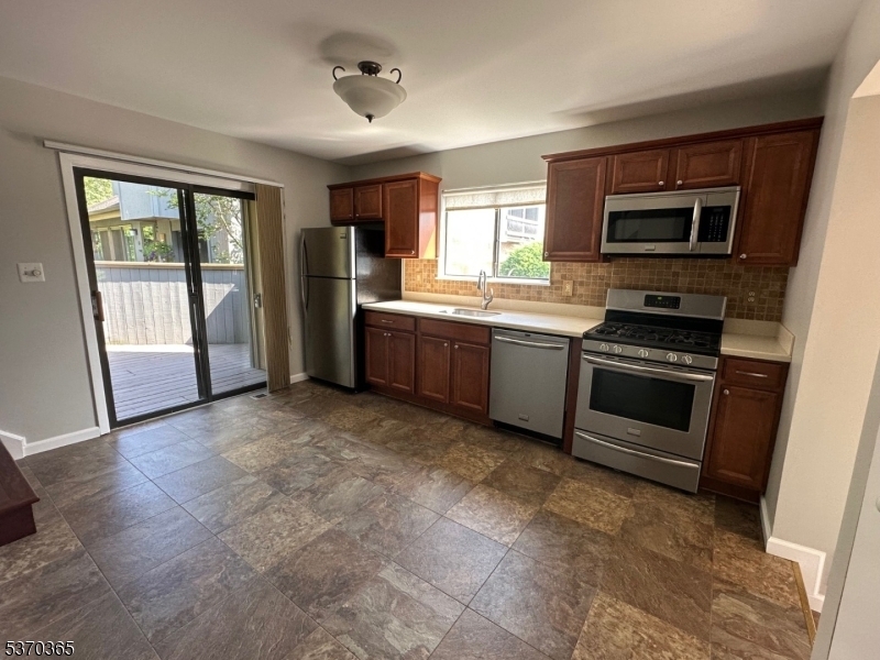Property Photo:  61 Sycamore Court  NJ 07920 