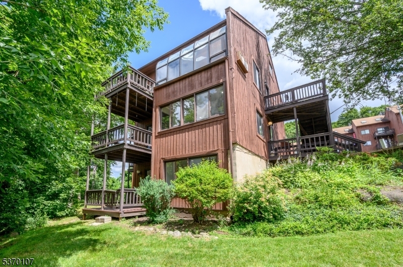 Property Photo: 7 Arapahoe Dr 11 NJ 07462