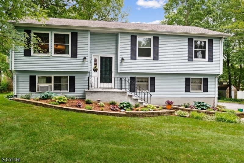 Property Photo: 6 Mountain Top Ct NJ 07419
