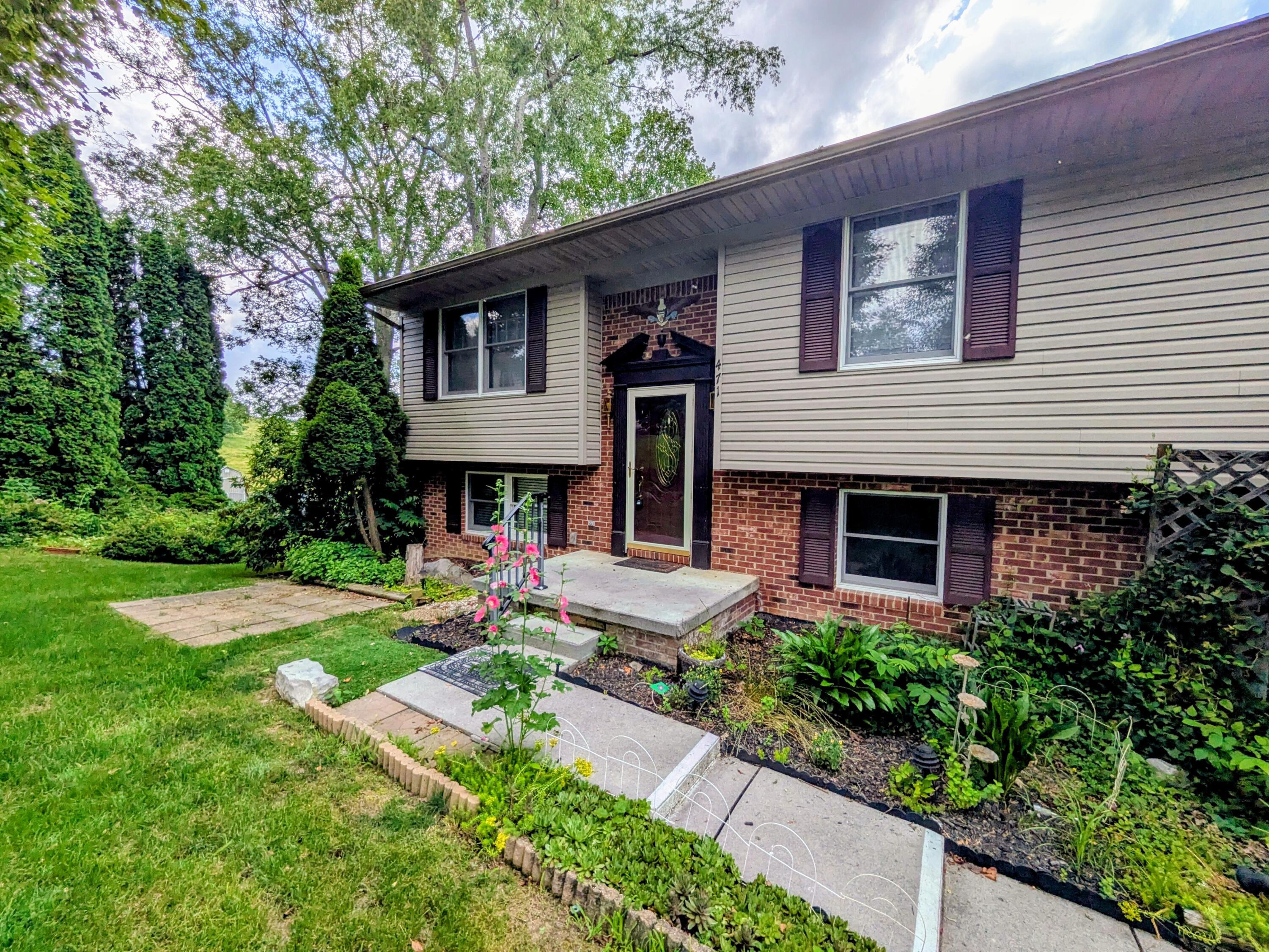 Property Photo: 471 Shady Oak Lane WV 24901