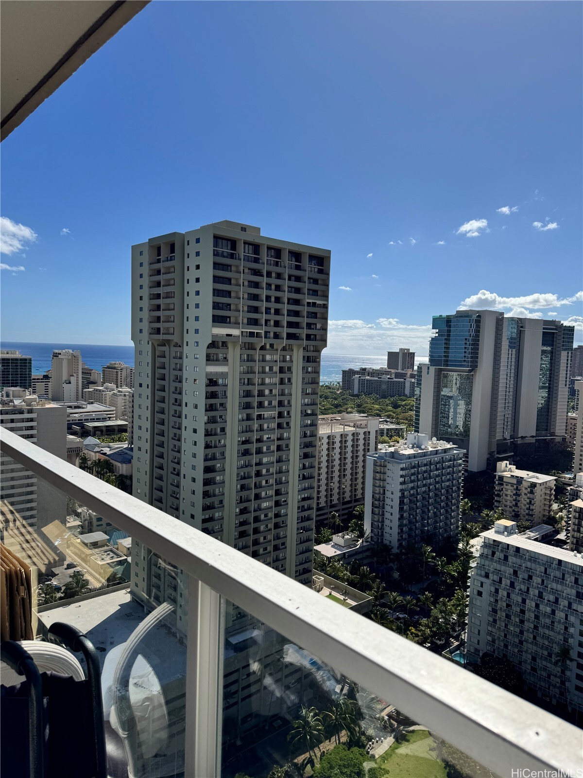 Property Photo: 445 Seaside Avenue 3516 HI 96815