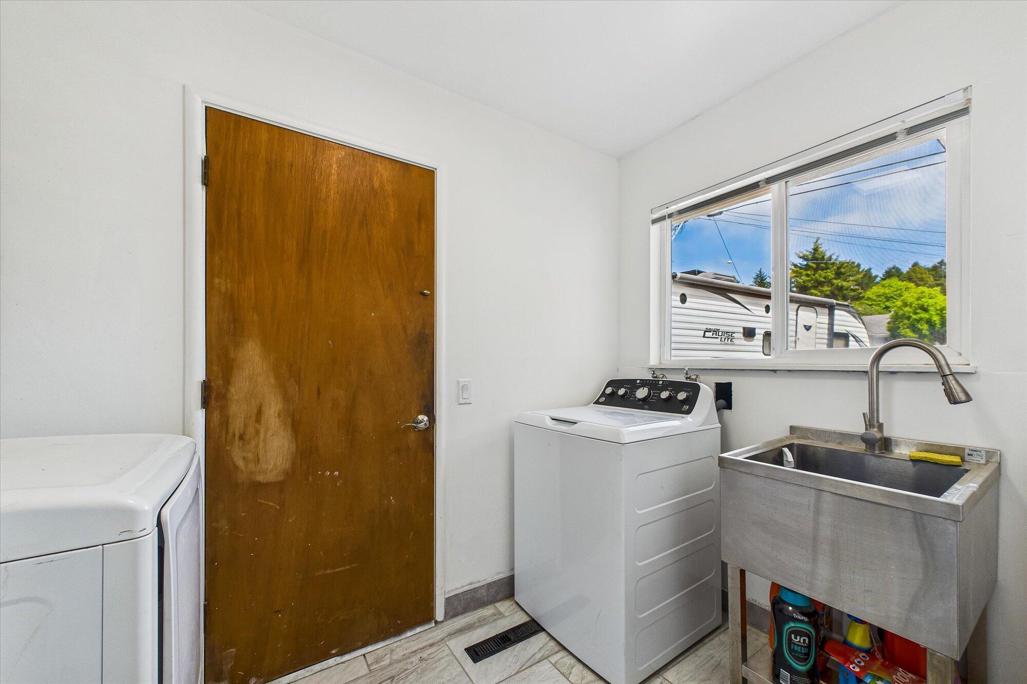 Property Photo:  4290 Fairway Drive  CA 95503 