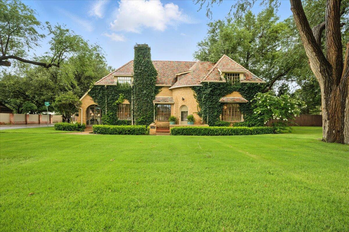 Property Photo: 3101 19th Street TX 79410