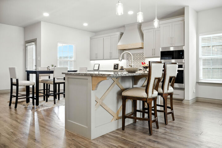 902 N Fulton Avenue  Lubbock TX 79416 photo