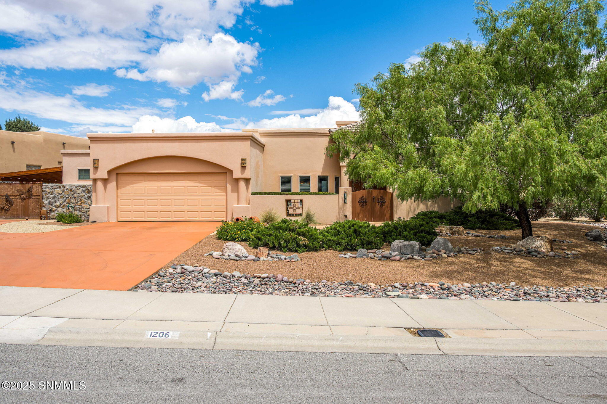 Property Photo: 1206 Golf Club Road NM 88011