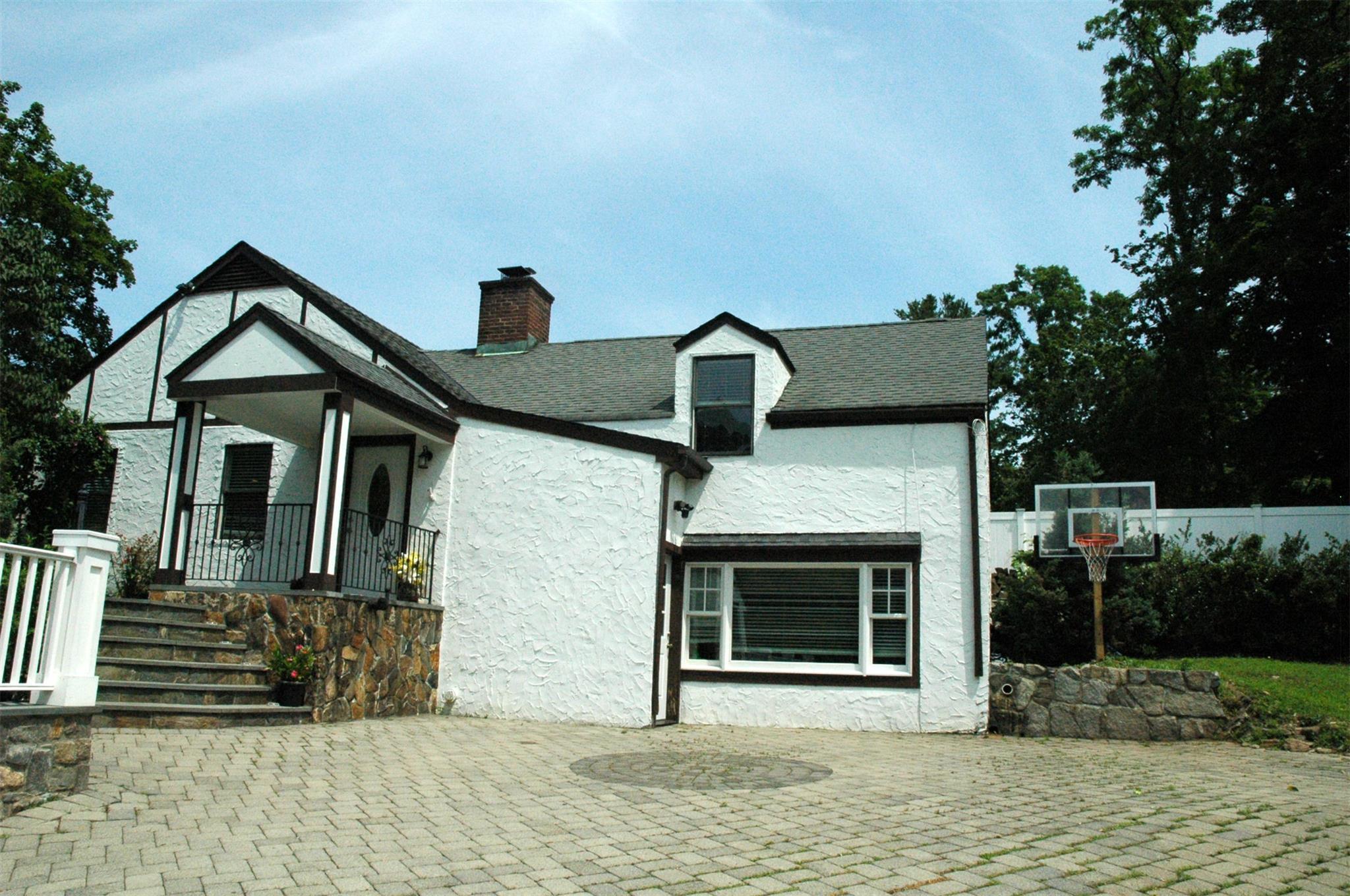 Property Photo: 20 E Annadale Street NY 10504