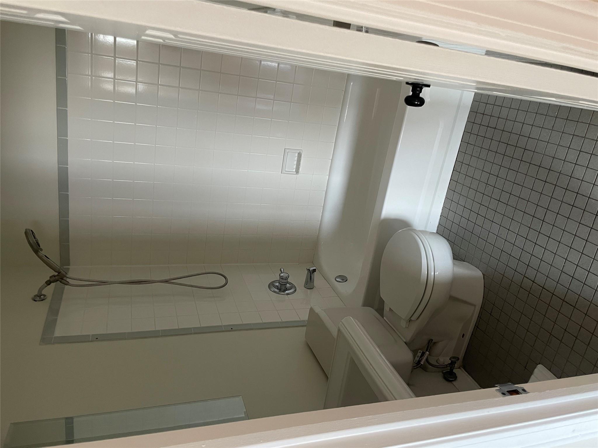Property Photo: 3220 Fairfield Avenue 6D NY 10463
