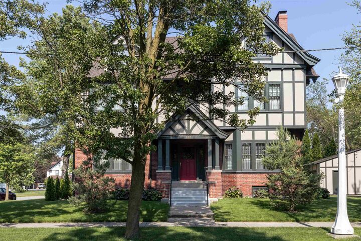 Property Photo:  820 N Johnson  MI 48708 