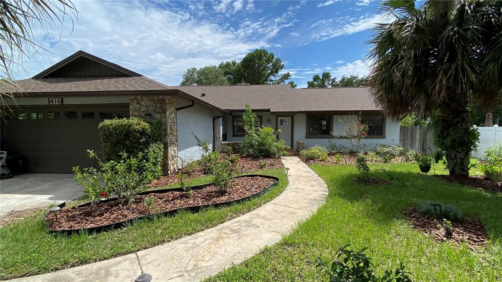 Property Photo: 416 Haverlake Circle FL 32712