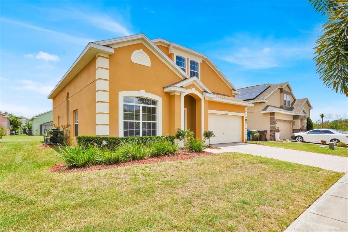 Property Photo: 233 Cadiz Loop FL 33837